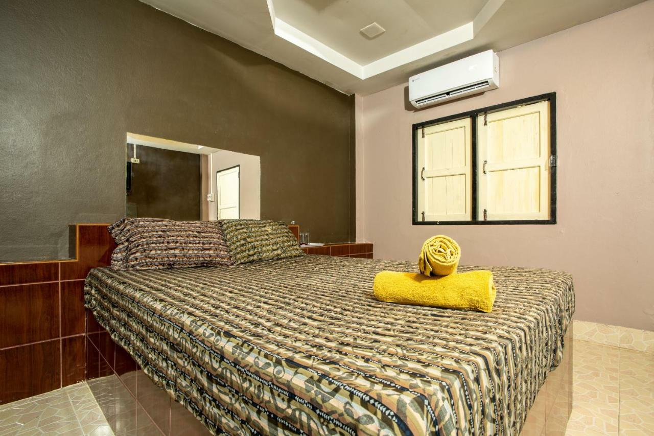 Diane Hotel Phetchaburi Exterior foto